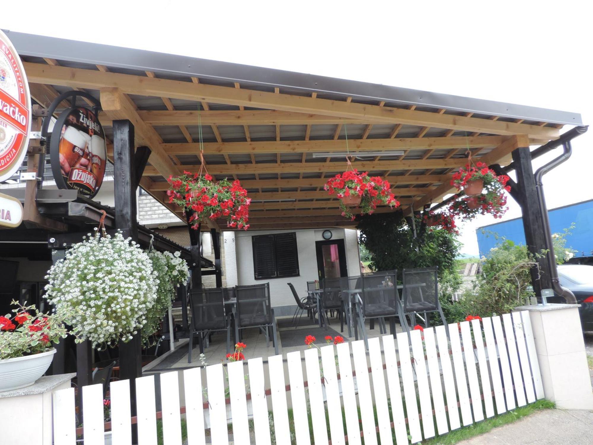 Bed And Breakfast Victoria Ogulin Exterior foto